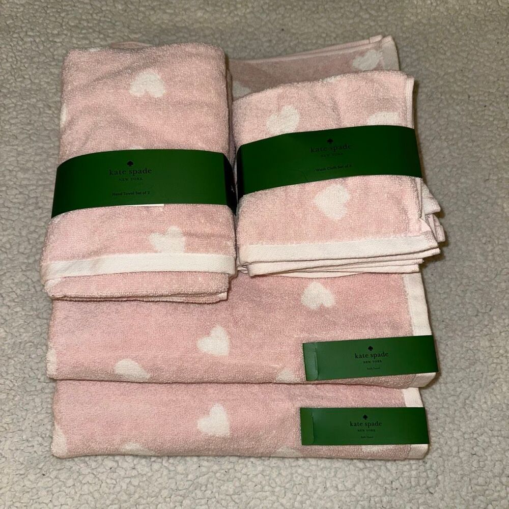 Kate Spade Bath Towel Set Light Pink White Reversible Heart Pattern 8 Pieces NWT